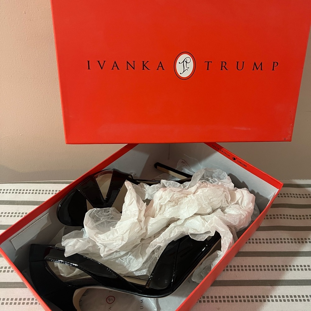Ivanka Trump Heels - Picture 4 of 6
